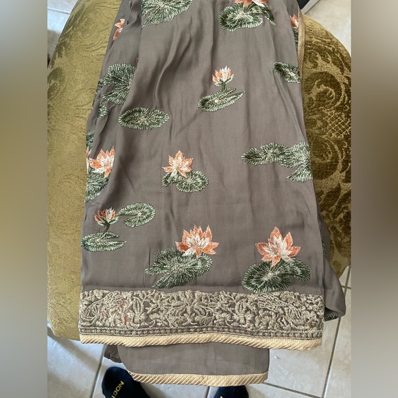 Sana Safinaz Embroidered Suit - Picture 8 of 8